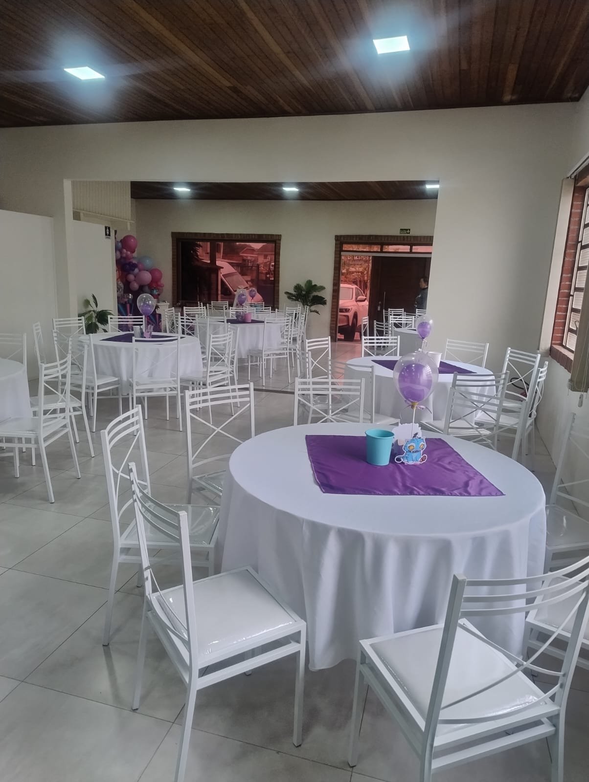 Visão ampla do salão de eventos em Canela RS